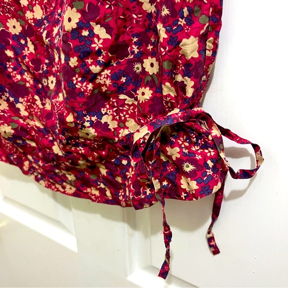 Women OLD NAVY SILK FLORAL SLEEVELESS BLOUSE SHIRT sz Small scoop neck burgundy - Picture 4 of 13